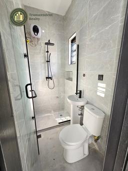 Newly Built Contemporary 4 Bedroom Terraced Duplex