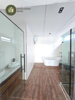 Newly Built Deluxe 5 Bedroom Fully Detached Duplex