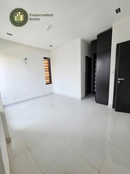Newly Built Contemporary 4 Bedroom Semi-detached Duplex with Bq