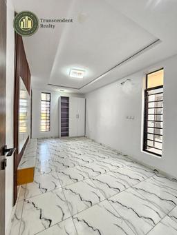 Newly Built Deluxe 5 Bedroom Fully Detached Duplex