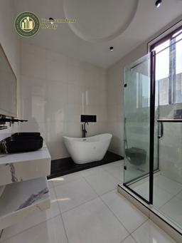 Newly Built Deluxe 5 Bedroom Fully Detached Duplex With A Garden