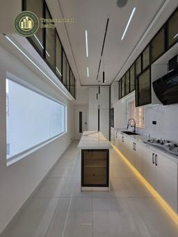 Newly Built Contemporary 5 Bedroom Fully Detached Duplex