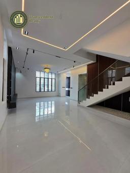 Newly Built Spacious 5 Bedroom Fully Detached Triplex