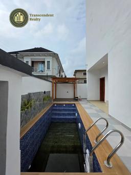 Newly Built Deluxe 5 Bedroom Fully Detached Triplex