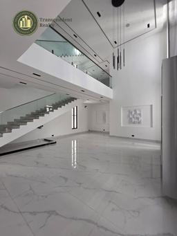 Newly Built Deluxe 5 Bedroom Fully Detached Triplex