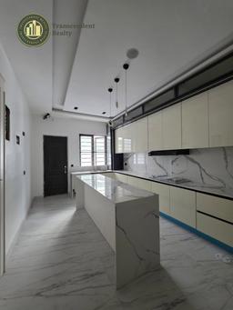 Newly Built Deluxe 5 Bedroom Fully Detached Triplex