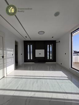 Newly Built Deluxe 5 Bedroom Fully Detached Triplex