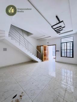Newly Built Contemporary 4 Bedroom Terraced Duplex