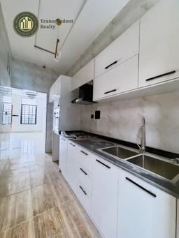 Newly Built Contemporary 3 Bedroom Terraced Duplex