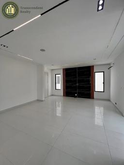 Deluxe 5 Bedroom Fully Detached Duplex