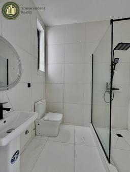 Deluxe 5 Bedroom Fully Detached Duplex