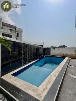 Deluxe 5 Bedroom Fully Detached Duplex