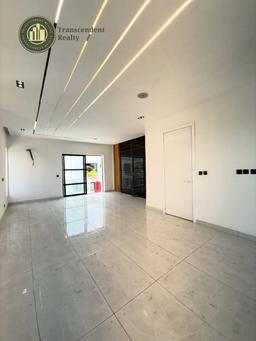 Deluxe 5 Bedroom Fully Detached Duplex