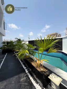 Deluxe 5 Bedroom Fully Detached Duplex