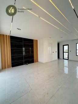 Deluxe 5 Bedroom Fully Detached Duplex