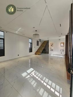 Deluxe 5 Bedroom Fully Detached Duplex