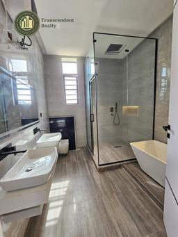 Deluxe 5 Bedroom Fully Detached Duplex