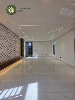 Deluxe 5 Bedroom Fully Detached Duplex