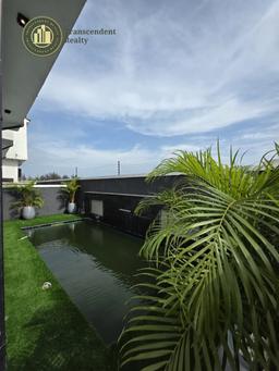 Deluxe 5 Bedroom Fully Detached Duplex