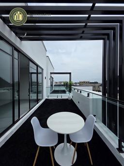 Deluxe 5 Bedroom Fully Detached Duplex