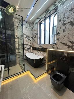 Deluxe 5 Bedroom Fully Detached Duplex