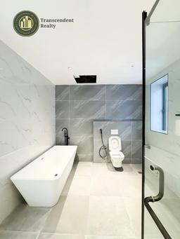 Deluxe 5 Bedroom Fully Detached Triplex