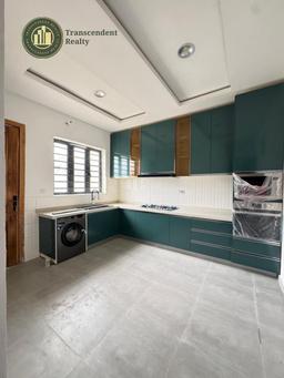 Elegantly designed 4 Bedroom Terraced Triplex