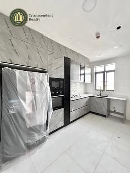 Exquisitely Built Contemporary 2 Bedroom Apartments