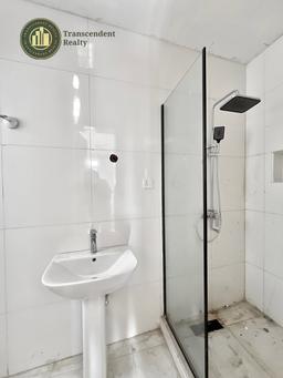 Exquisitely Built Contemporary 2 Bedroom Apartments