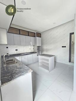 Newly Built Contemporary 5 Bedroom Fully Detached Duplex