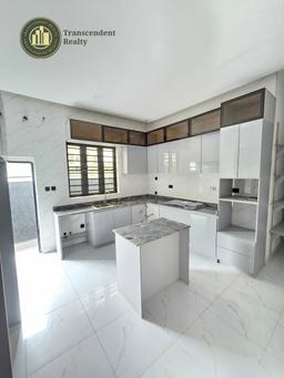 Newly Built Contemporary 5 Bedroom Fully Detached Duplex