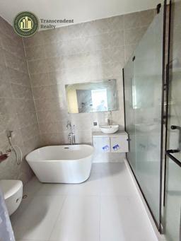 Newly Built Contemporary 5 Bedroom Fully Detached Duplex