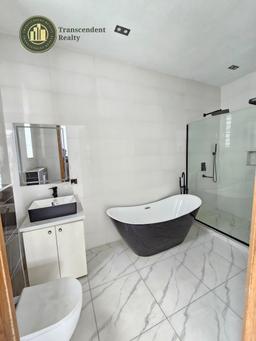 Newly Built Contemporary 5 Bedroom Fully Detached Duplex