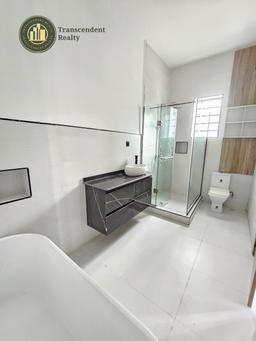 Contemporary 4 Bedroom Semi-detached Duplex with Bq