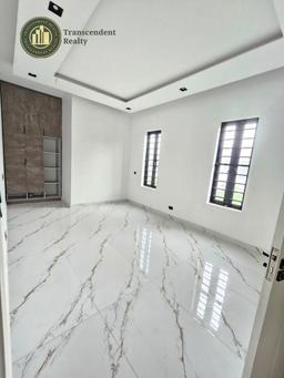 Deluxe 5 Bedroom Fully Detached Duplex