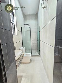Deluxe 5 Bedroom Fully Detached Duplex