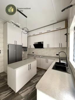 Contemporary 4 Bedroom Semi-detached Duplex with Bq
