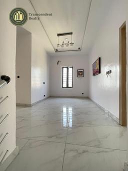 Contemporary 4 Bedroom Semi-detached Duplex with Bq