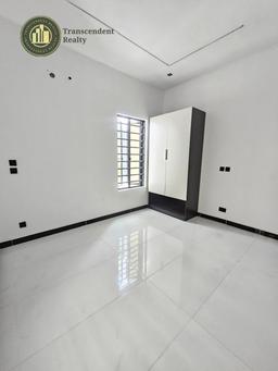 Newly Built Contemporary 5 Bedroom Fully Detached Duplex