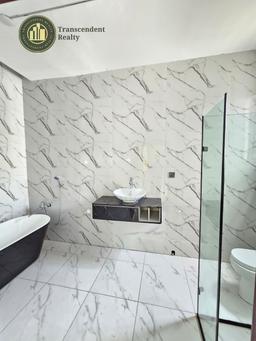 Newly Built, Contemporary 4 Bedroom Fully Detached Duplex