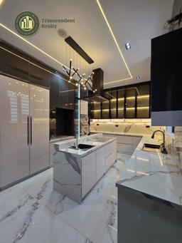 Newly Built Deluxe 5 Bedroom Fully Detached Duplex
