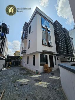 Contemporary 4 Bedroom Fully Detached Triplex