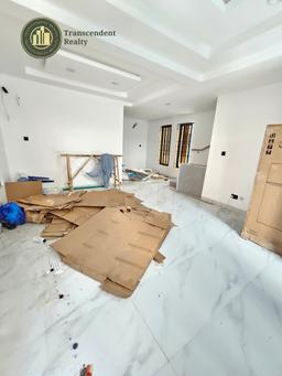 Contemporary 4 Bedroom Fully Detached Triplex