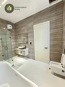 Newly Built Deluxe 5 Bedroom Fully Detached Duplex with a Swimming pool