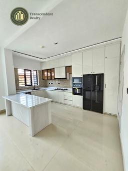 Newly Built Contemporary 3 Bedroom Apartments