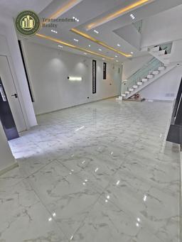 Deluxe 5 Bedroom Fully Detached Duplex