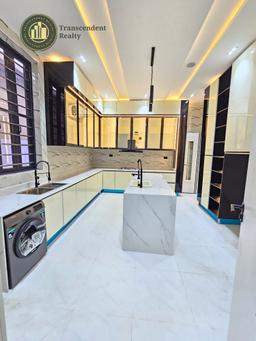 Deluxe 5 Bedroom Fully Detached Duplex