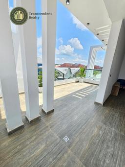 Deluxe 5 Bedroom Fully Detached Duplex