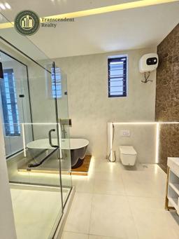 Deluxe 5 Bedroom Fully Detached Duplex