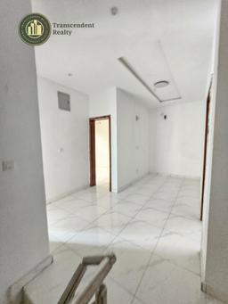 Newly Built Contemporary 4 Bedroom Terraced Duplex